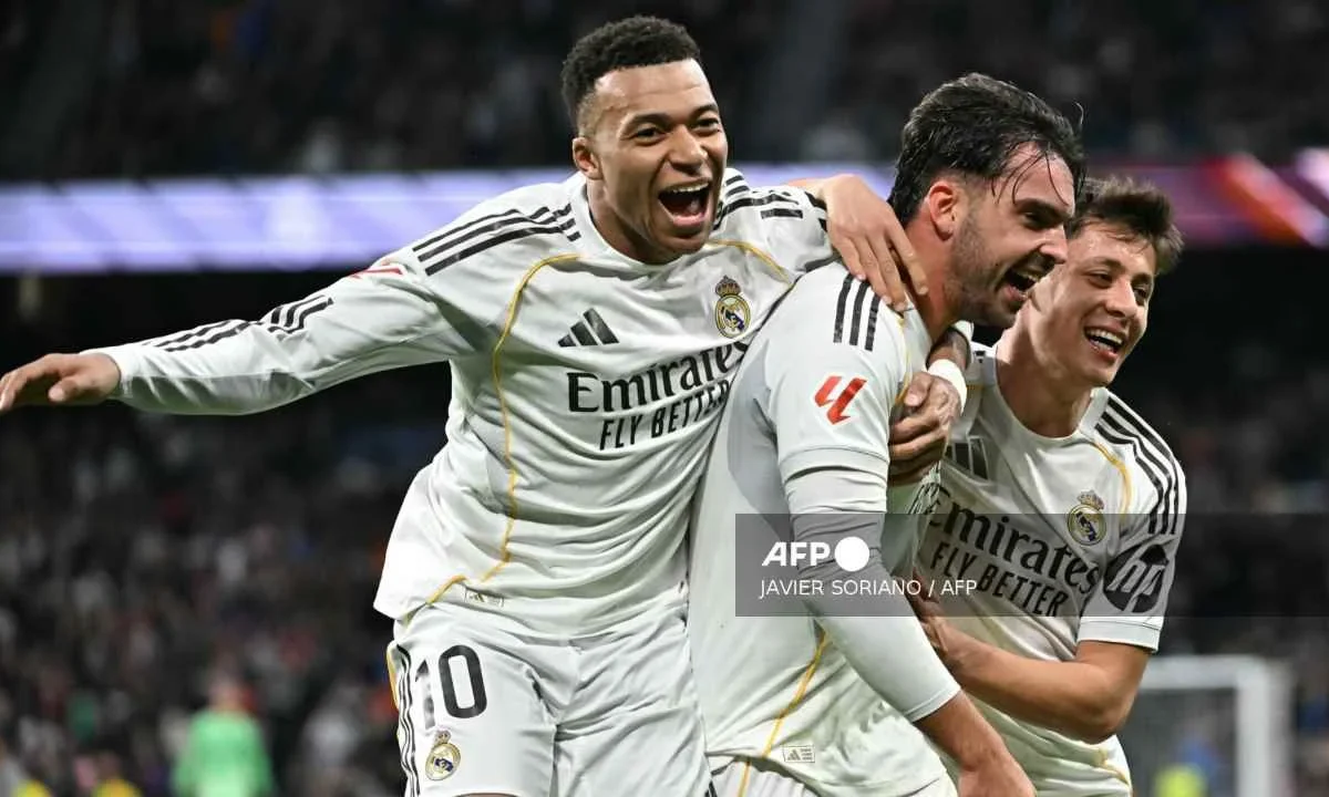 Con un polémico penal a favor de Kylian Mbappé y diversos abucheos de la afición, el Real Madrid vence al Levante.