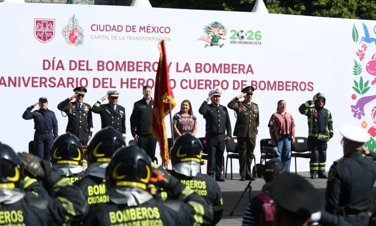 Conmemora Brugada 170 años del Heroico Cuerpo de Bomberos de CDMX