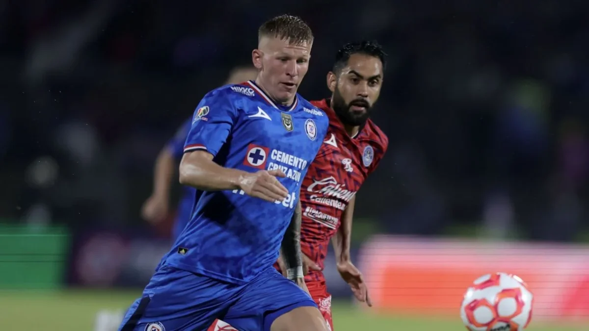 Cruz Azul hace oficial la salida de Mateusz Bogusz