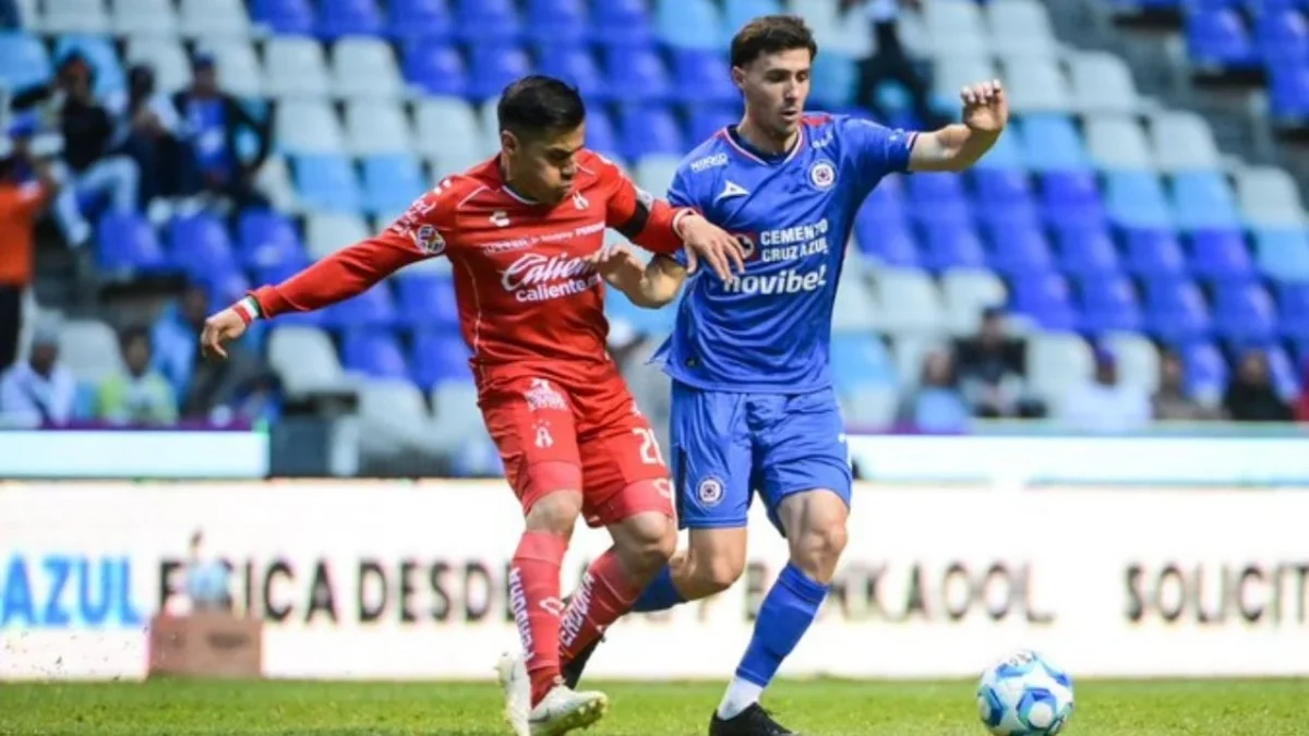 Cruz Azul debutó como local en el Estadio Cuauhtémoc en Puebla, con una convincente victoria sobre el Atlas.