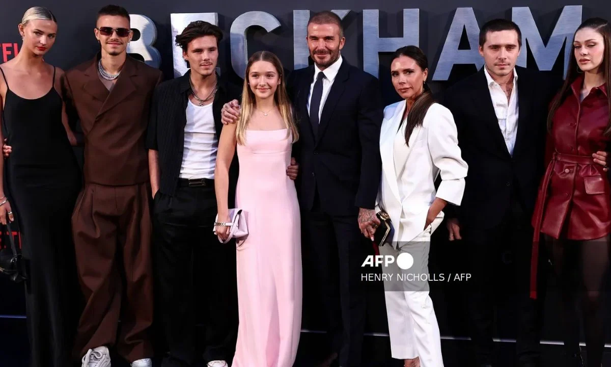 David Beckham emitió comentarios sobre el uso de las redes sociales entre los jóvenes, que muchos interpretaron como respuesta para Brooklyn.