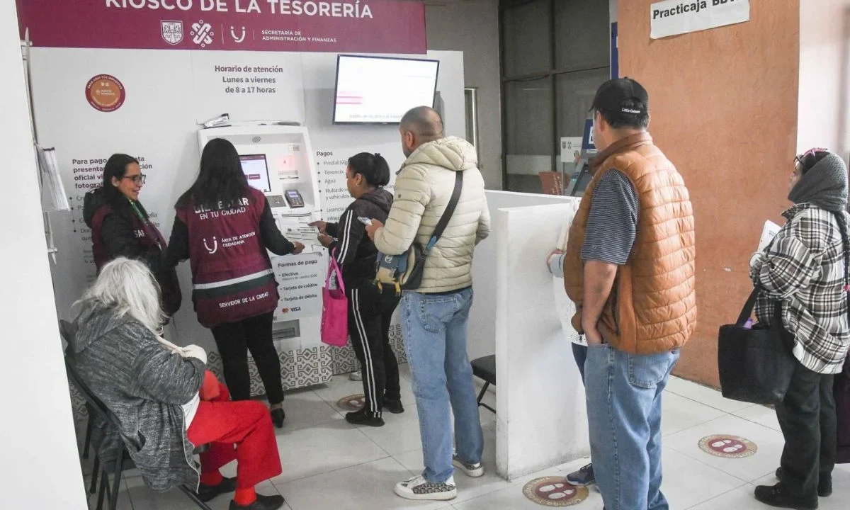 El Gobierno de CDMX busca recuperar el padrón vehicular y acabar con el emplacamiento en otros estados con una Tenencia Metropolitana.