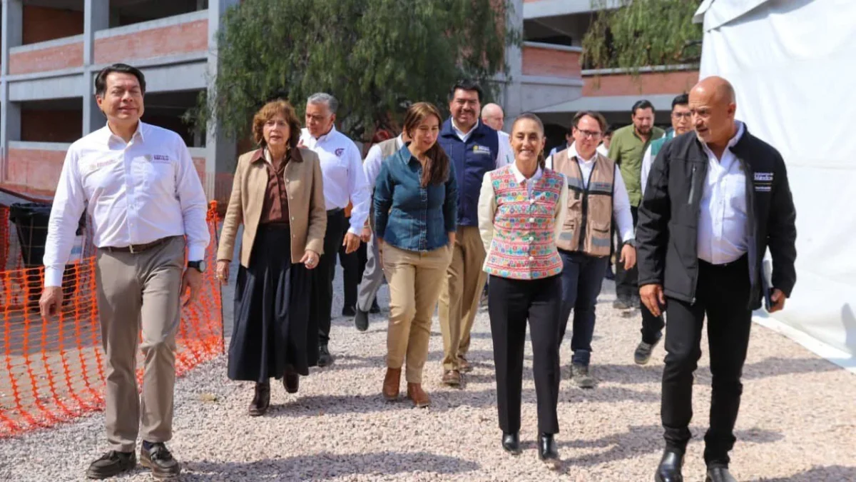 Mario Delgado acompañó a la presidenta Sheinbaum para supervisar los trabajos de construcción del CBTIS No. 300 en el estado de Puebla.
