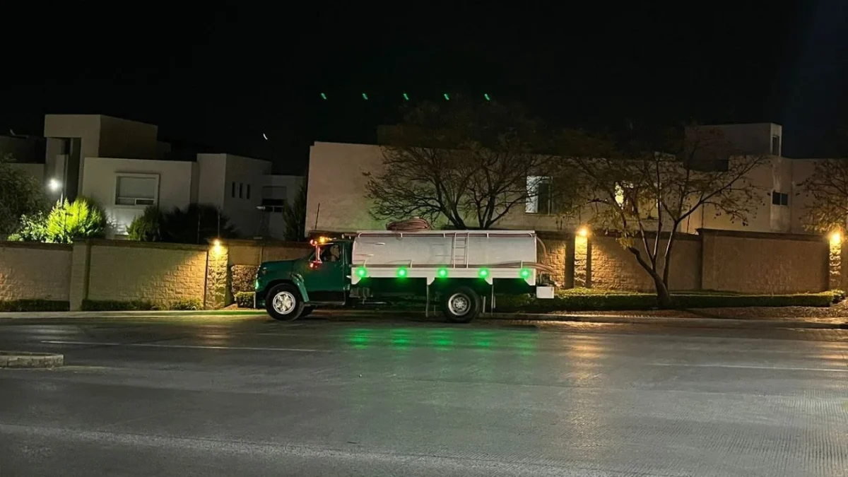 Vecinos del exclusivo fraccionamiento Lomas de Angelópolis, en Puebla capital, denunciaron que padecen por falta de agua.