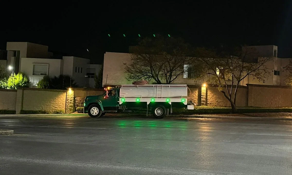 Vecinos del exclusivo fraccionamiento Lomas de Angelópolis, en Puebla capital, denunciaron que padecen por falta de agua.
