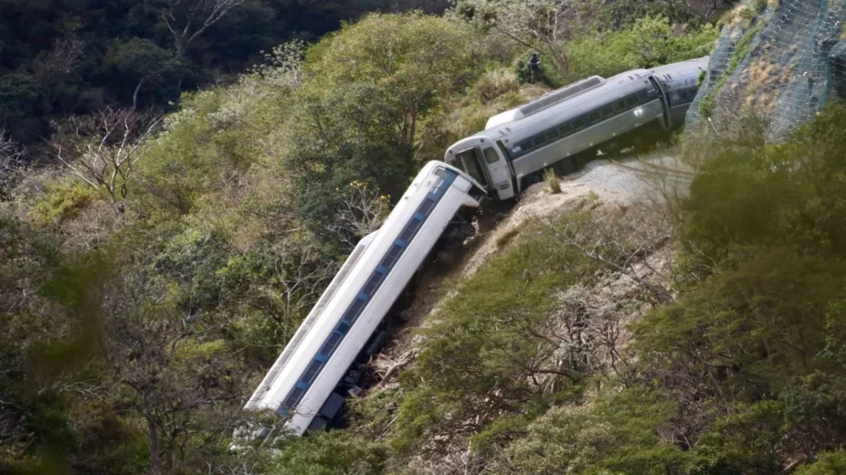Autoridades federales detuvieron a Felipe de Jesús D. G., uno de los presuntos implicados en el descarrilamiento del Tren Interoceánico.