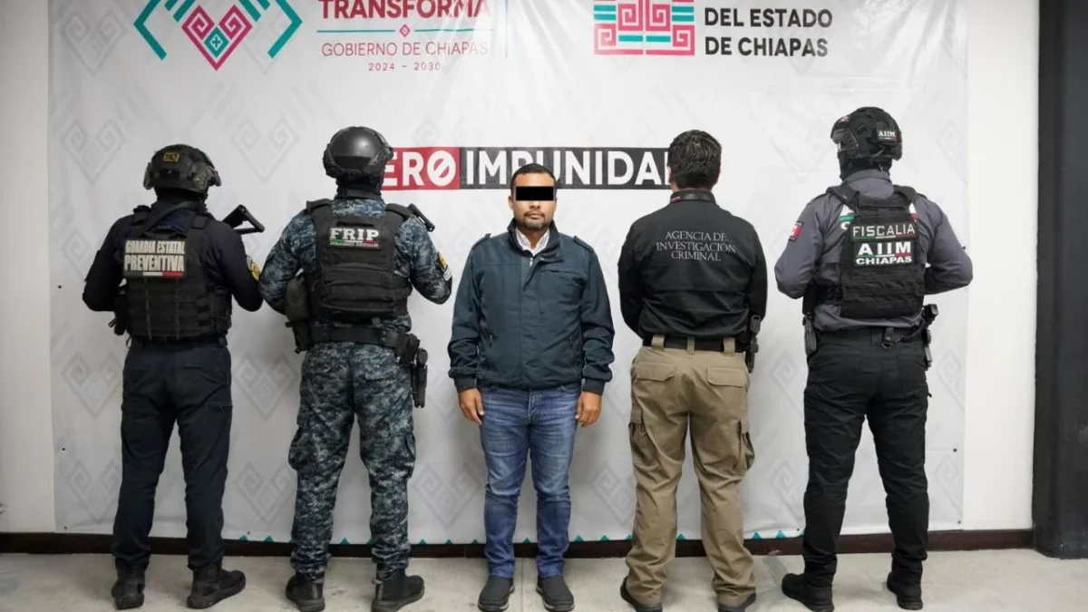 Al alcalde de Cintalapa, Ernesto 'N', se le detuvo por su probable responsabilidad en los delitos de corrupción, malversación y abuso.