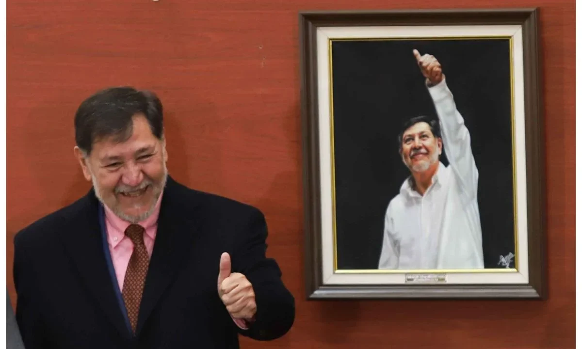 Laura Itzel Castillo, presidenta de la mesa directiva en el Senado de la República, develó el retrato oficial del senador Gerardo Fernando Noroña como presidente de esta Cámara durante el Primer Año de Sexenio de la Sexagésima de la Legislatura