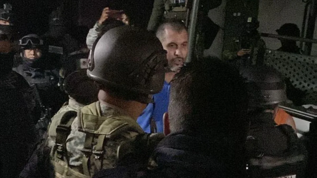 René Valencia, líder de Revolución Social, transmitió en vivo un ataque armado en su contra ocurrido este sábado en Jaracuaro, Michoacán.