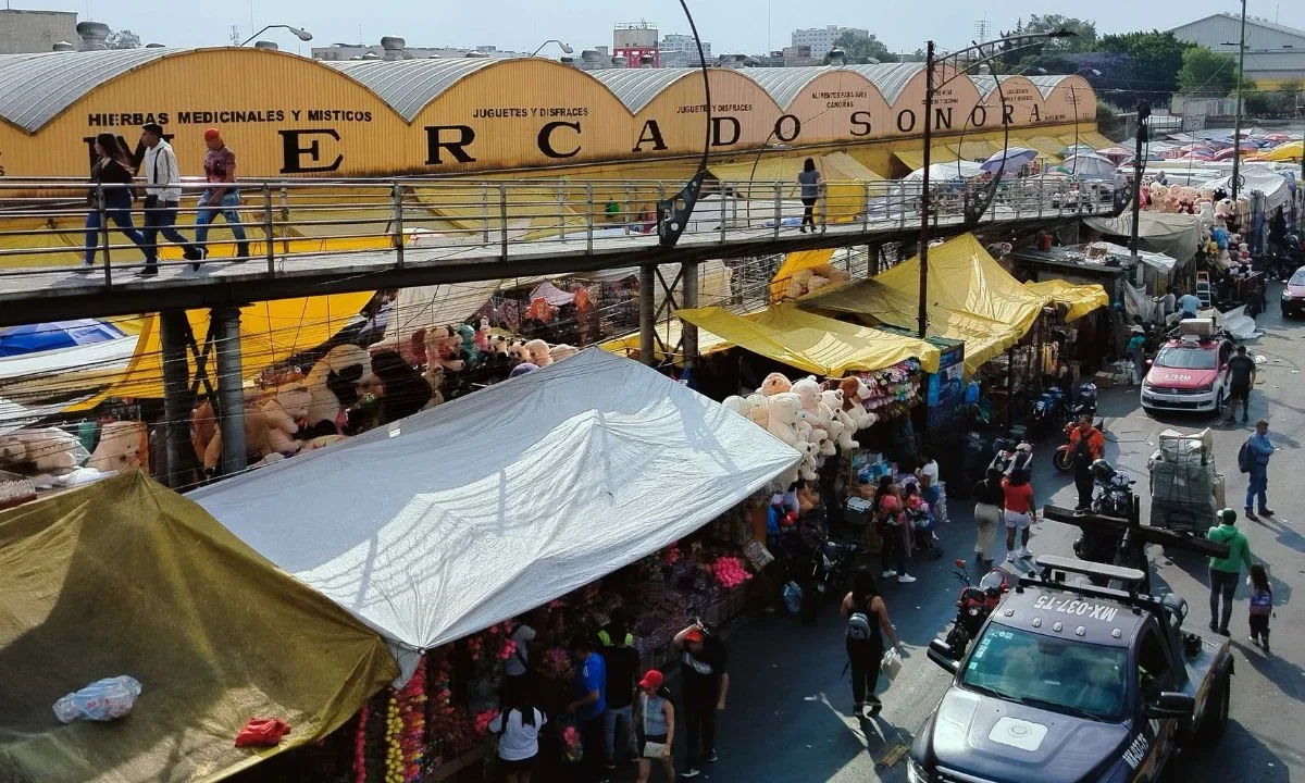 El Mercado de Sonora fue sometido a labores de limpieza y pintura previo a la visita de la jefa de Gobierno, Clara Brugada