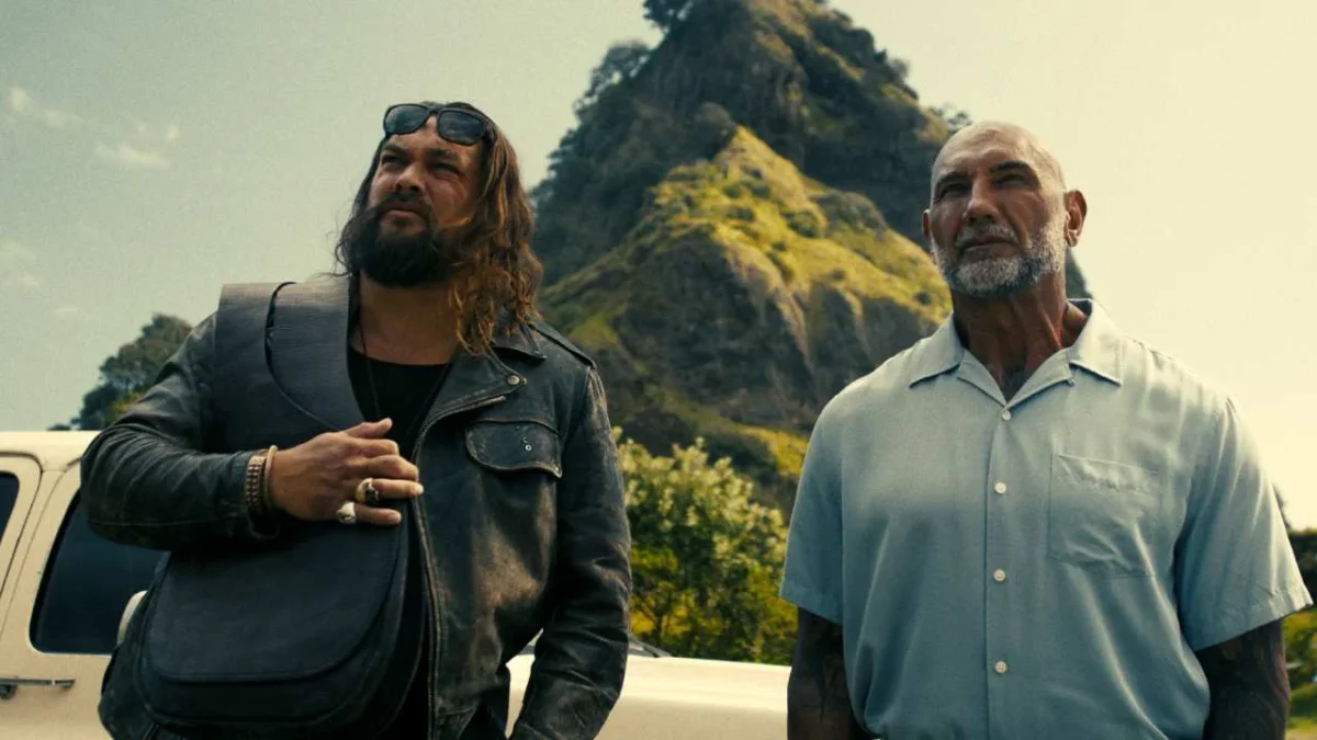 Equipo Demolición, una película protagonizada por Jonny (Jason Momoa) y James (Dave Bautista).