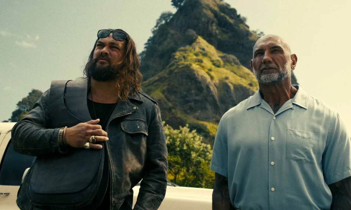 Equipo Demolición, una película protagonizada por Jonny (Jason Momoa) y James (Dave Bautista).