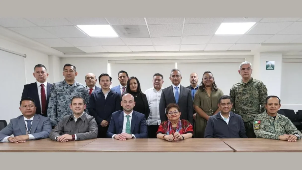 La titular de la FGR, Ernestina Godoy, se reunió con mandos de los tres niveles de gobierno, para plantear estrategias de trabajo conjuntas.