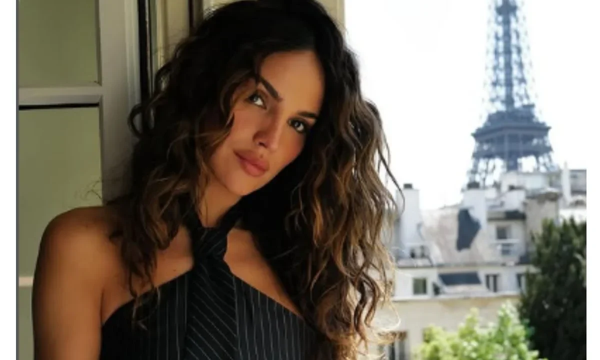 Eiza González desmintió una supuesta nominación como “Peor actriz de reparto” y acusó a medios de difundir información falsa sin verificar.