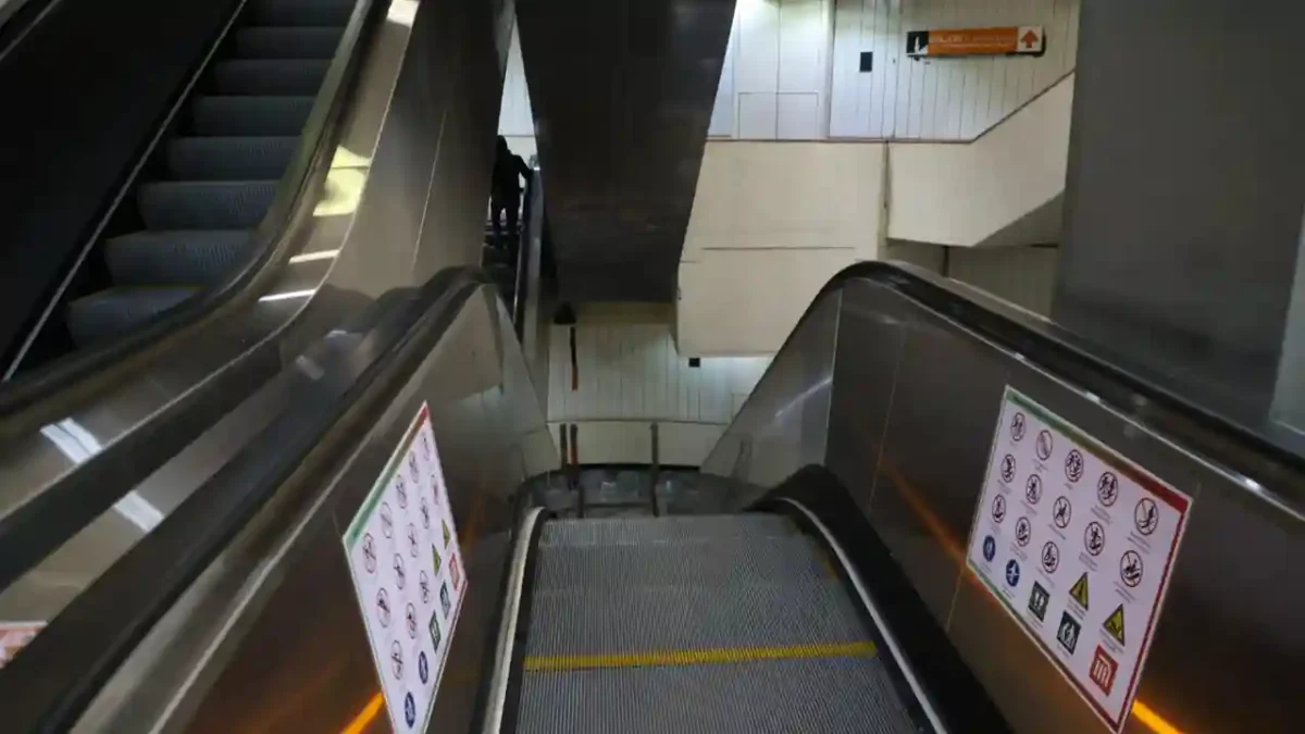 escaleras eléctricas del Metro CDMX Clara Brugada