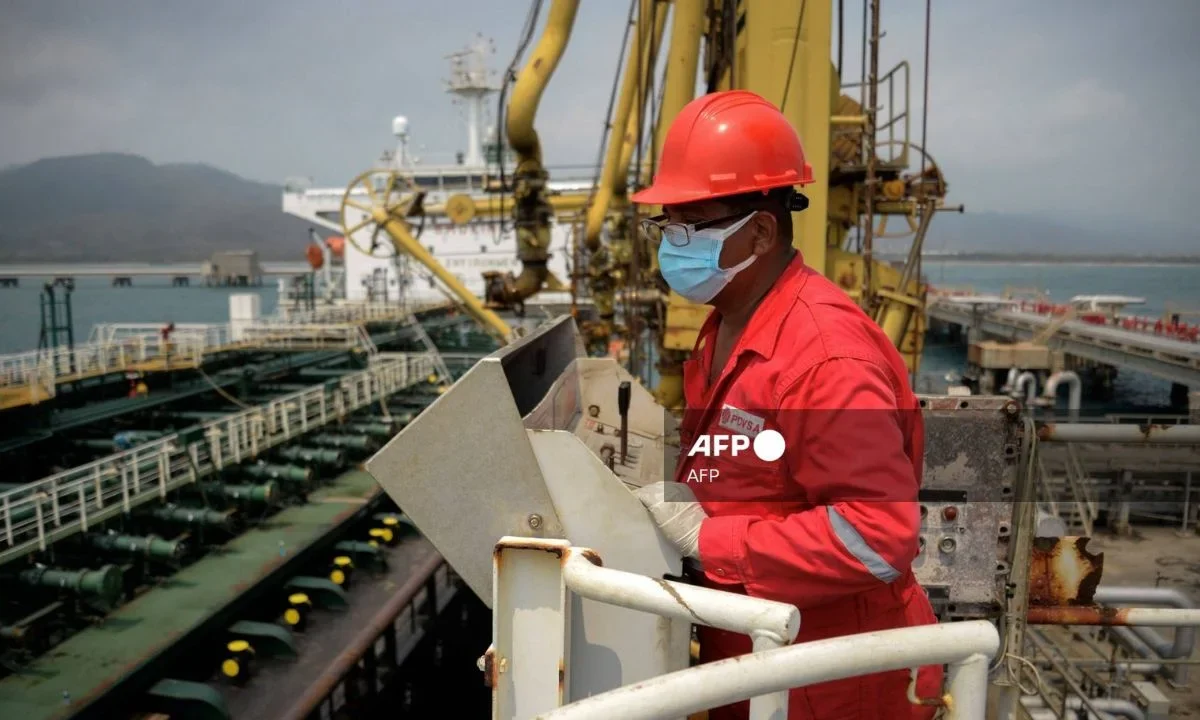 EU controlará venta del petróleo venezolano, afirma el secretario Chris Wright