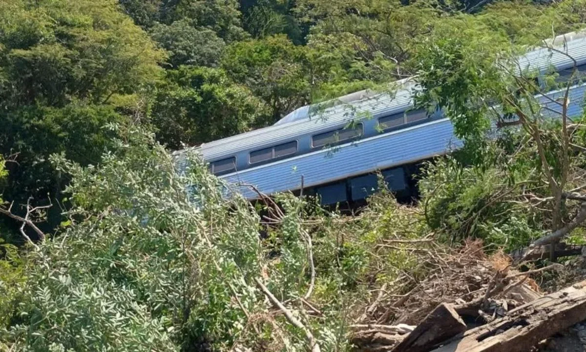 La Fiscalía General de la República ya recuperó y resguarda la caja negra de la unidad descarrilada del Tren Interoceánico en Oaxaca.