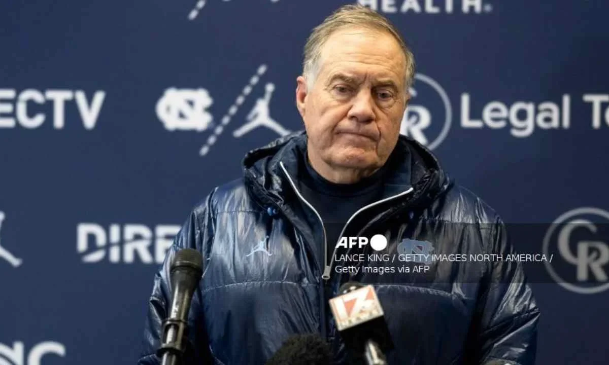 Figuras de la NFL muestran descontento a la ausencia de Bill Belichick en el Salón de la Fama.