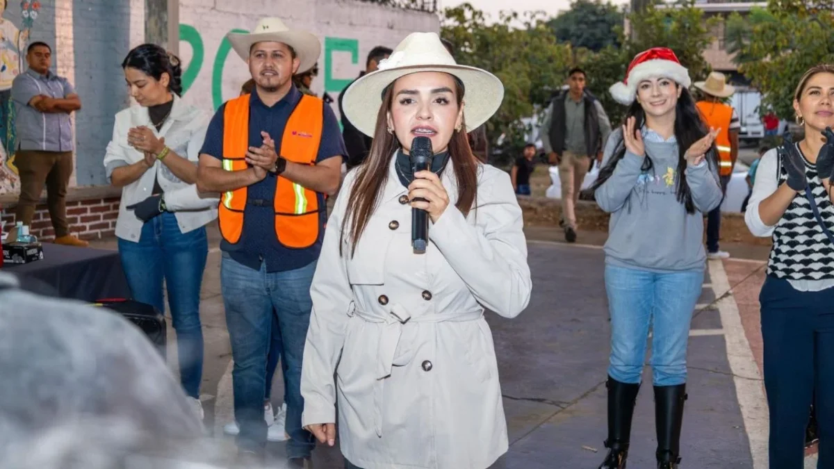 La alcaldesa de Uruapan, Grecia Quiroz, sostuvo que está en total disposición de colaborar con las autoridades que investigan el homicidio de Carlos Manzo.