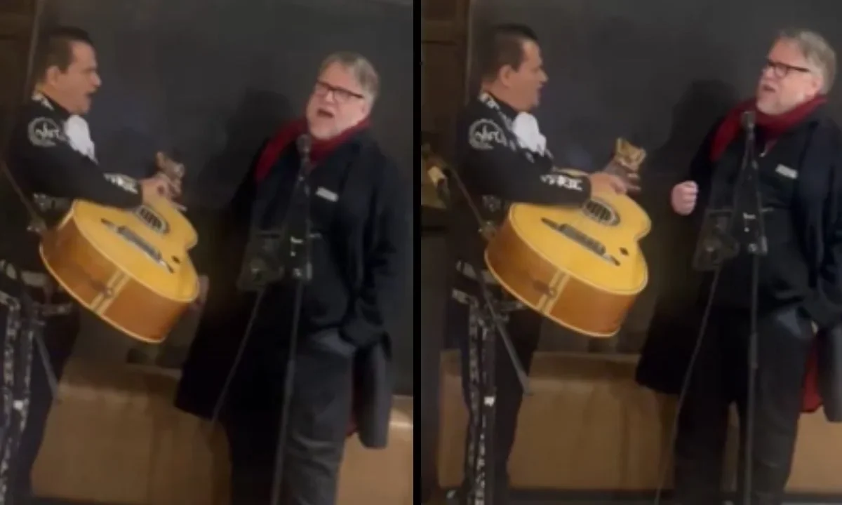 El director de cine, Guillermo del Toro, sorprendió a todos al cantar con mariachi en el Festival de Sundance.