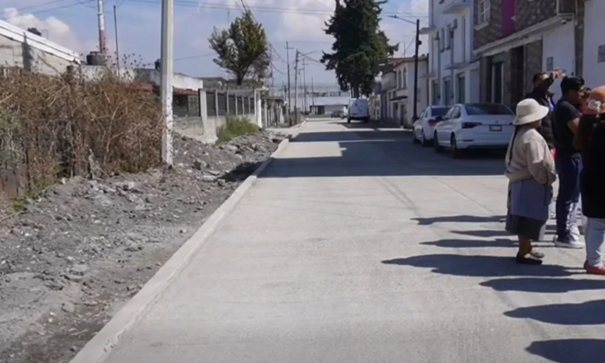 Habitantes de las comunidades de Guadalupe Totoltepec, San Blas Totoltepec y San Pedro Totoltepec, en Toluca, inauguraron obras viales.