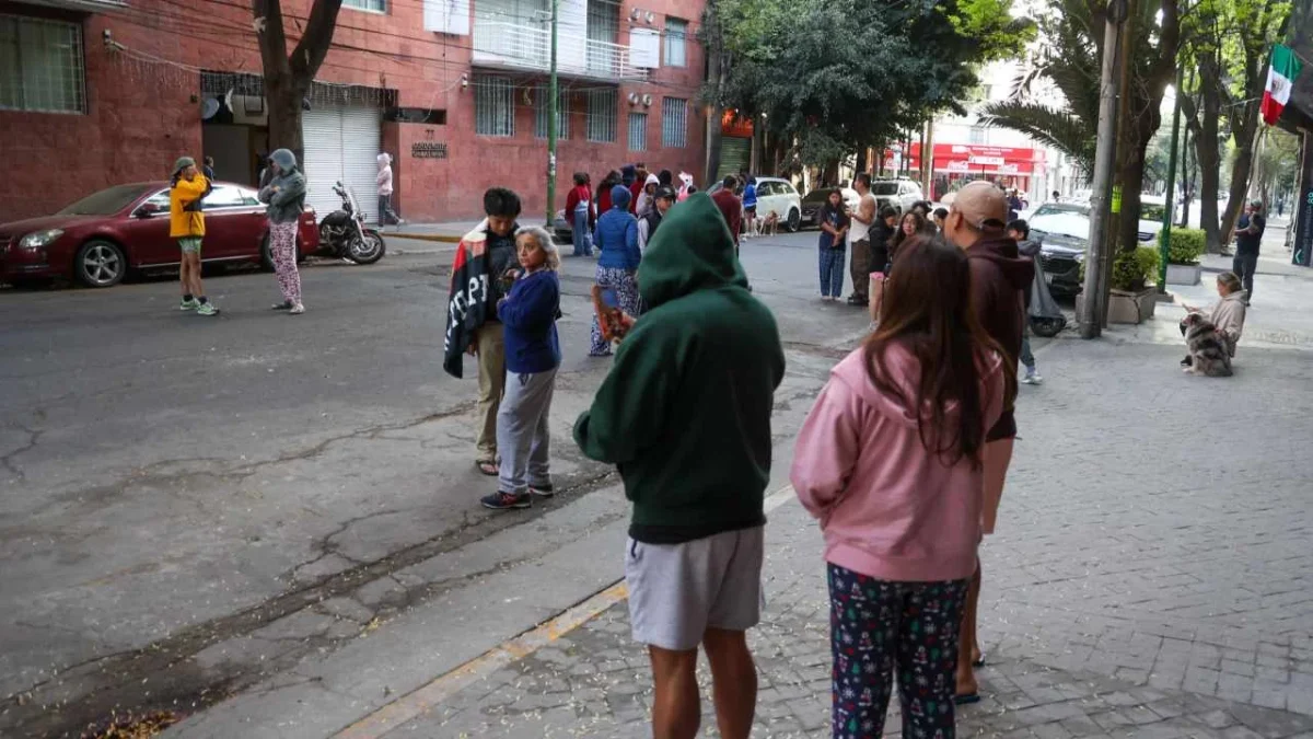 Un hombre muere tras la evacuación de un departamento, luego del sismo registrado la mañana de este viernes con epicentro en Guerrero.