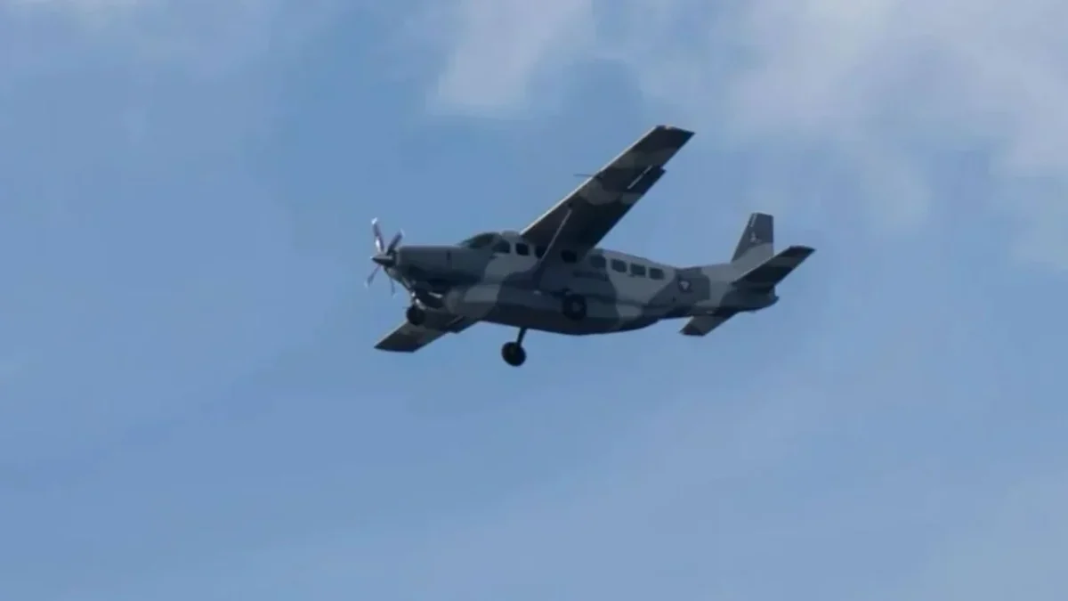 La Secretaría de Marina informó que una aeronave tipo King Air ANX 1209 que realizaba una misión humanitaria en apoyo a la fundación Michou Mau presentó "un accidente durante su aproximación en las inmediaciones de Galveston"
