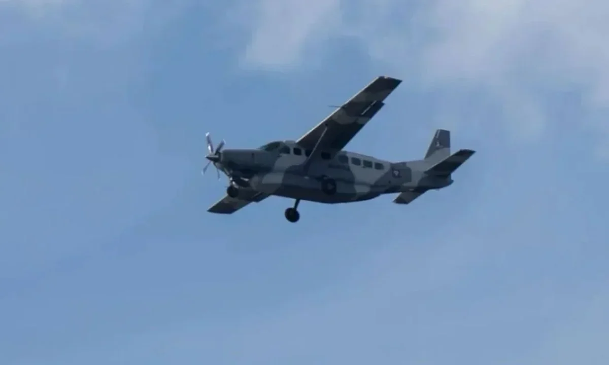 La Secretaría de Marina informó que una aeronave tipo King Air ANX 1209 que realizaba una misión humanitaria en apoyo a la fundación Michou Mau presentó "un accidente durante su aproximación en las inmediaciones de Galveston"