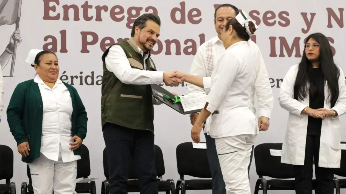 El IMSS entregó 124 bases a trabajadoras y trabajadores, que a partir del 1 de febrero de 2026, reforzarán los servicios médicos en Yucatán.
