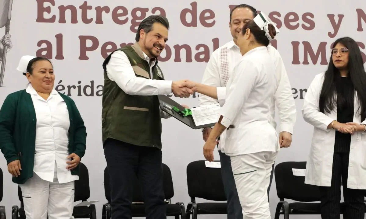 El IMSS entregó 124 bases a trabajadoras y trabajadores, que a partir del 1 de febrero de 2026, reforzarán los servicios médicos en Yucatán.