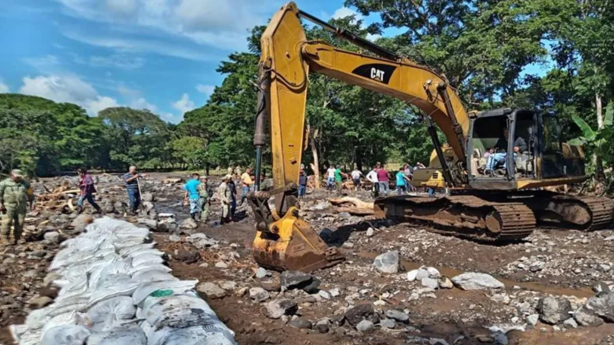 Claudia Sheinbaum dijo que se invertirán 20 mil mdp en reconstrucción de Veracruz tras intensas lluvias de 2025.