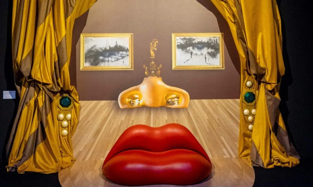 La muestra de arte titulada "Desafío Dalí" se presenta en el Parque Naucalli.