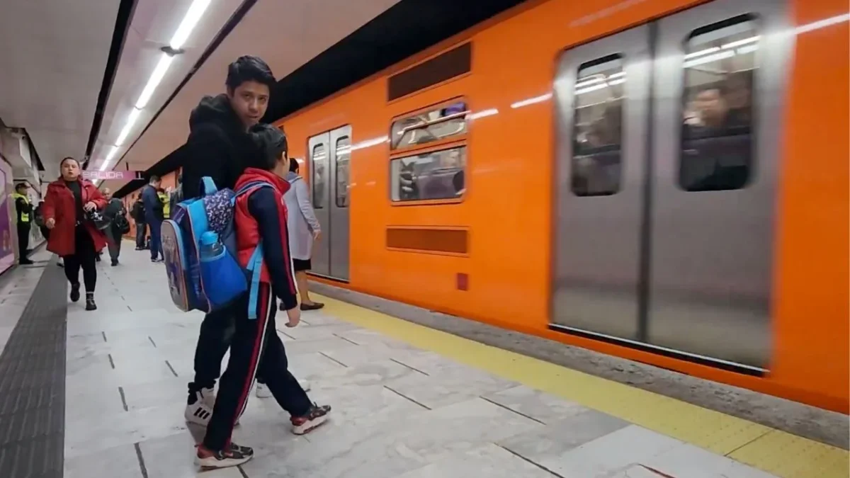 El Metro CDMX invitó a los usuarios a respetar las indicaciones del personal operativo y de seguridad durante la jornada de regreso a clases.