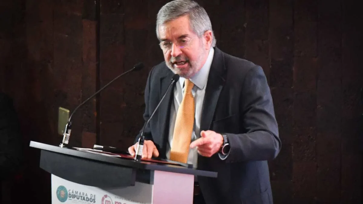 México mantendrá una política de ayuda humanitaria, afirmó el canciller Juan Ramón De la Fuente.