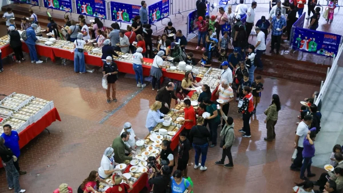 Regia Navidad y la Rosca Mundialista son acciones que buscan promover la convivencia familiar y mantener vivas las tradiciones en Monterrey.