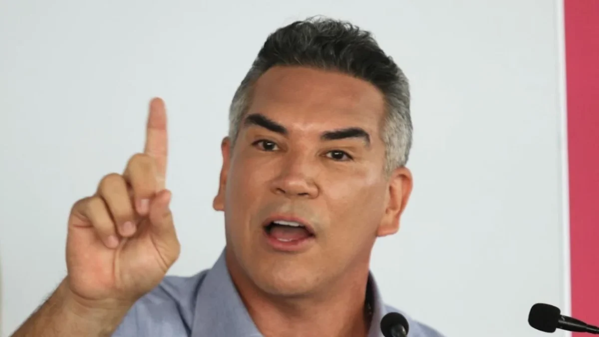 La denuncia del líder nacional del PRI busca que la comunidad internacional ponga los ojos en lo que sucede actualmente en México.