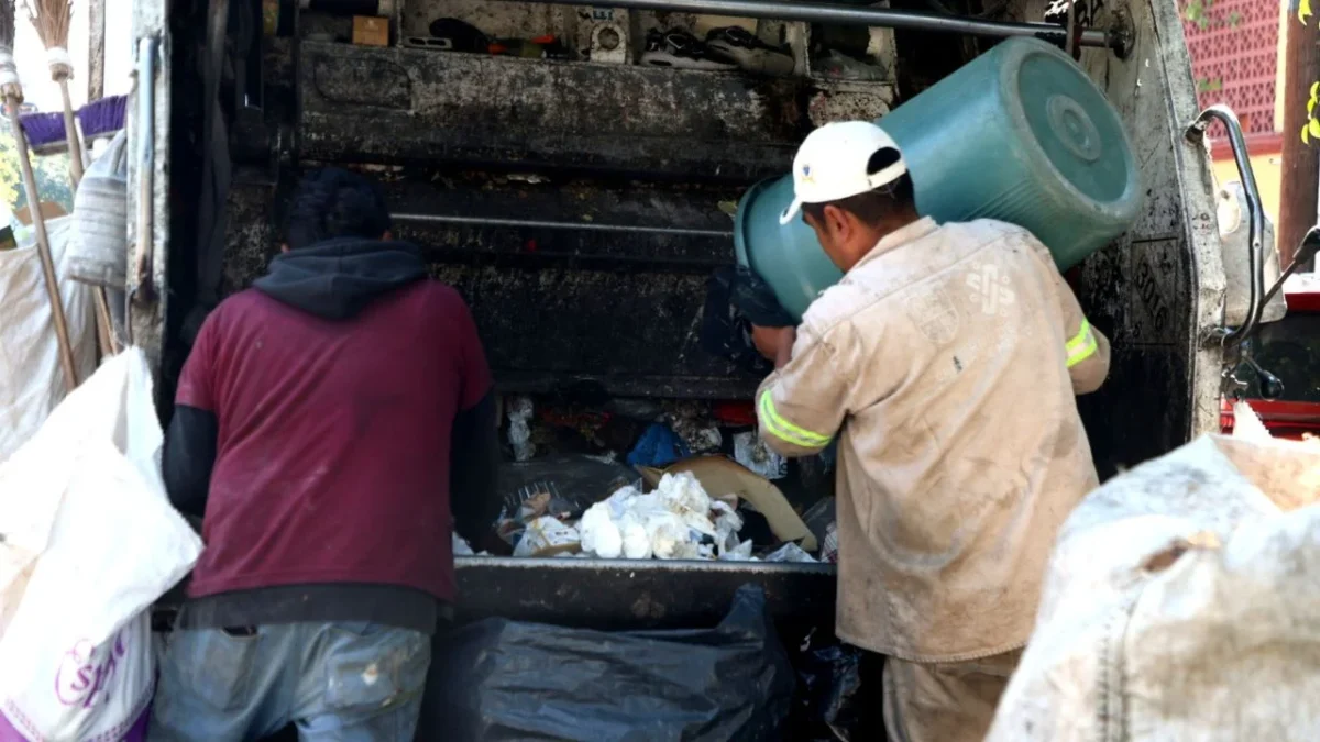 En CDMX hay 2 mil 100 camiones de basura que recolectan más de 10 mil toneladas de residuos; el 60 por ciento requerirán de chatarrización.