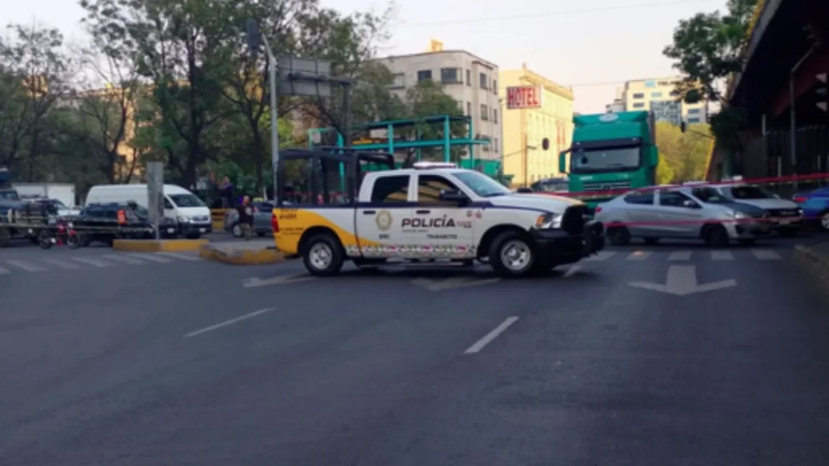 Elementos de la SSC desplegaron patrullas y helicópteros Cóndores durante un operativo de seguridad en Marina Nacional, en la alcaldía Miguel Hidalgo.