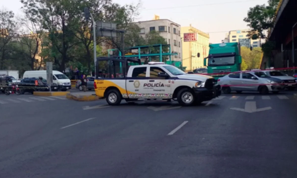 Elementos de la SSC desplegaron patrullas y helicópteros Cóndores durante un operativo de seguridad en Marina Nacional, en la alcaldía Miguel Hidalgo.