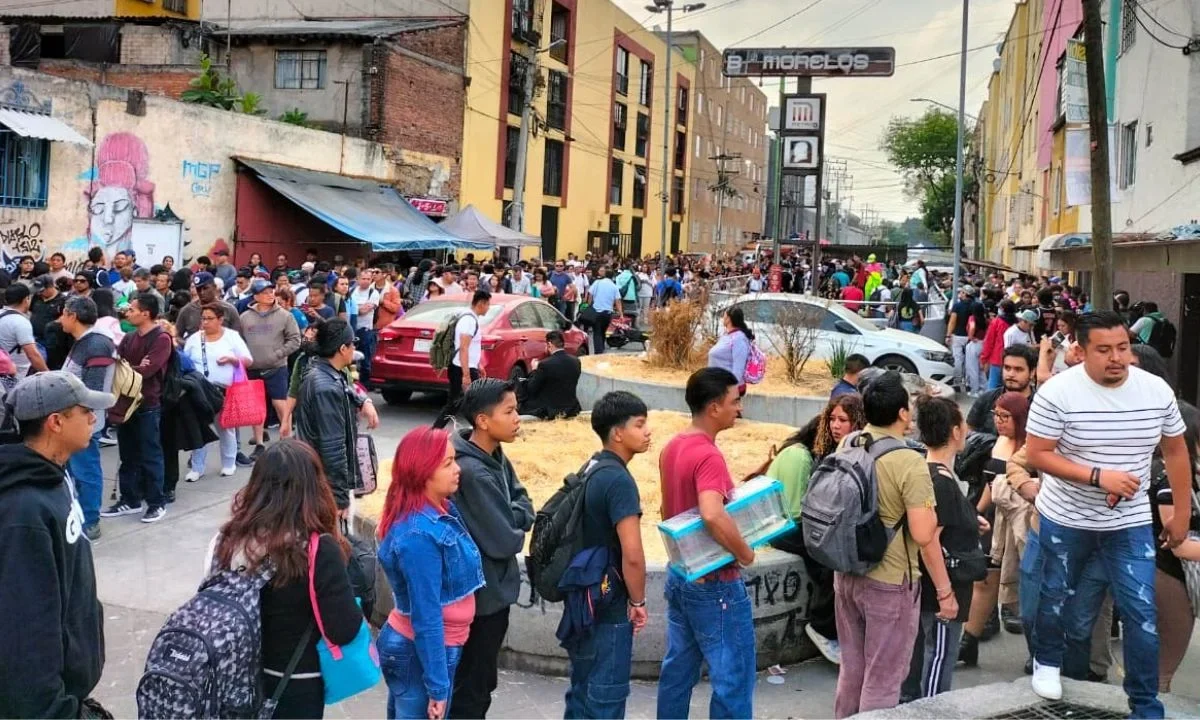 La interrupción del servicio se debe a trabajos de mantenimiento en el tramo elevado de algunas estaciones de la Línea B del Metro.