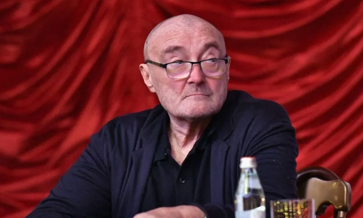 Phil Collins reveló que se siente frustrado ante los problemas de salud que tiene, se sometió a 5 cirugías y padece problemas renales.
