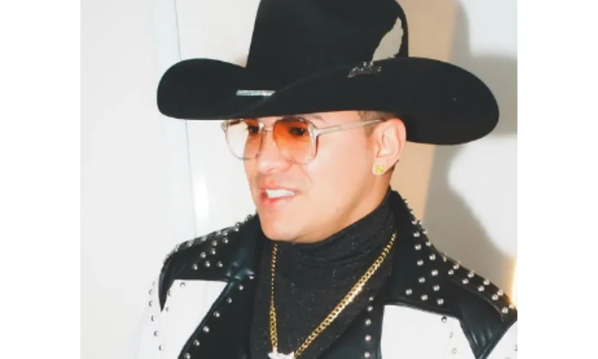 Yeison Jiménez, cantante colombiano de música popular, falleció a los 34 años tras un accidente aéreo ocurrido en el departamento de Boyacá.