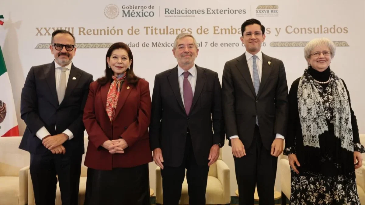 Reaparece Juan Ramón De la Fuente, fija posicionamiento contra intervención de EU en Venezuela