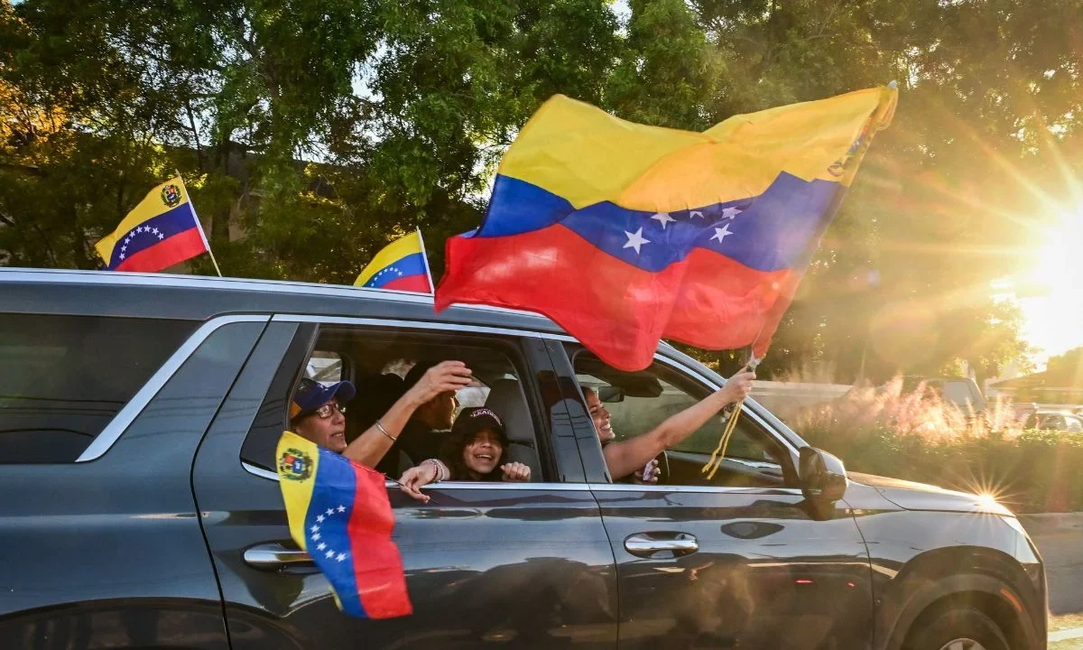 Regresar, ¿para qué? El exilio en Venezuela echa raíces