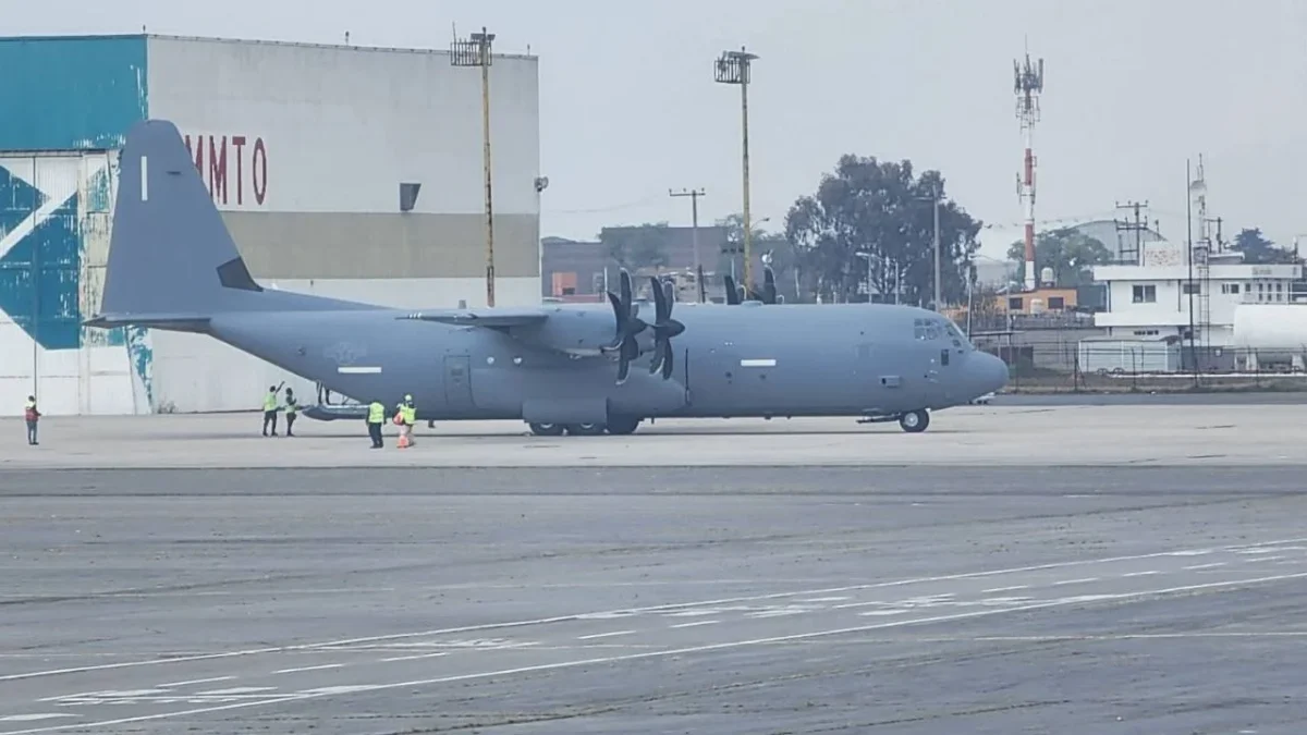 Claudia Sheinbaum habló al respecto de aterrizaje de un avión Lockheed Martin C-130J Súper Hércules en el Aeropuerto de Toluca.