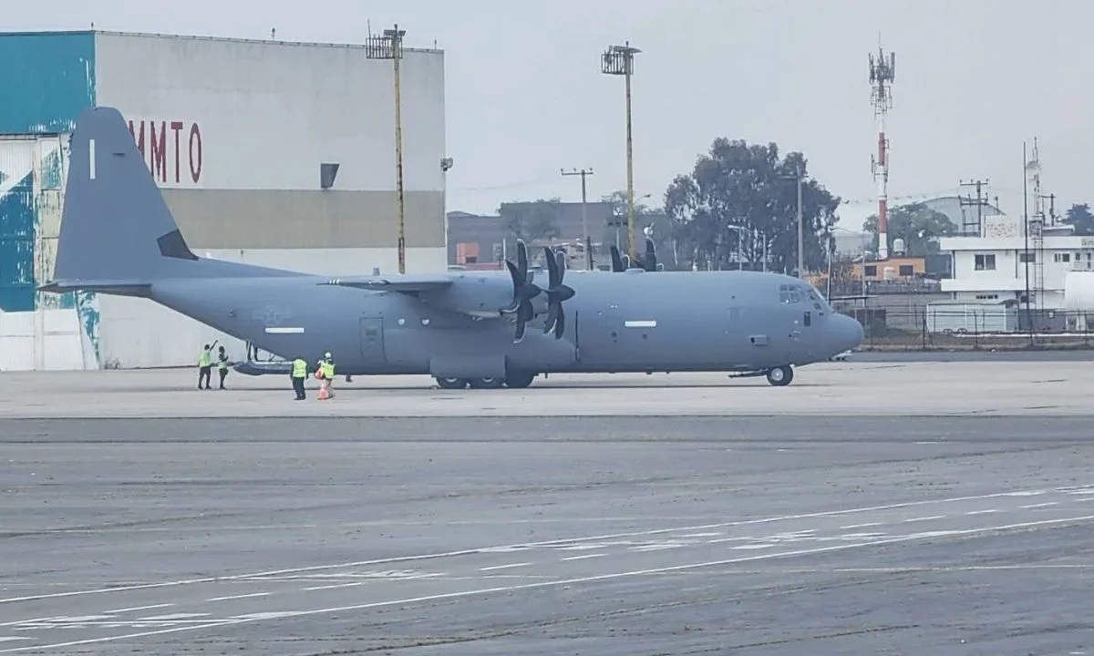 Claudia Sheinbaum habló al respecto de aterrizaje de un avión Lockheed Martin C-130J Súper Hércules en el Aeropuerto de Toluca.