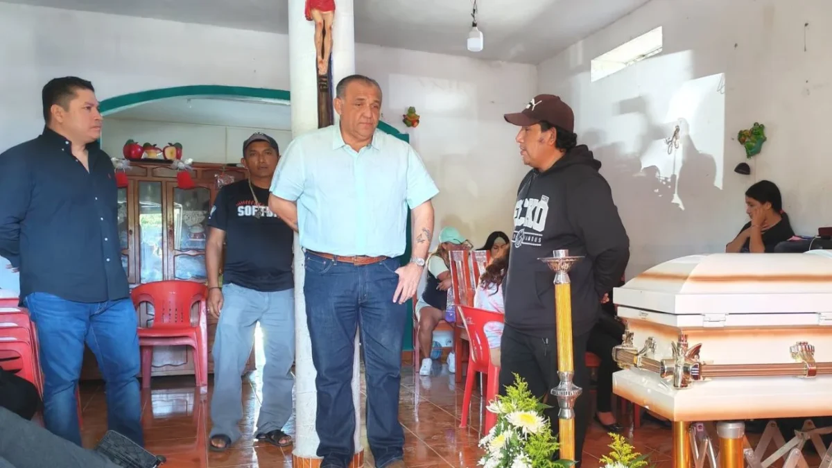 Los restos del menor fallecido en el accidente en Galveston arribaron a Cancún y de ahí lo llevaron por tierra a su comunidad de origen.