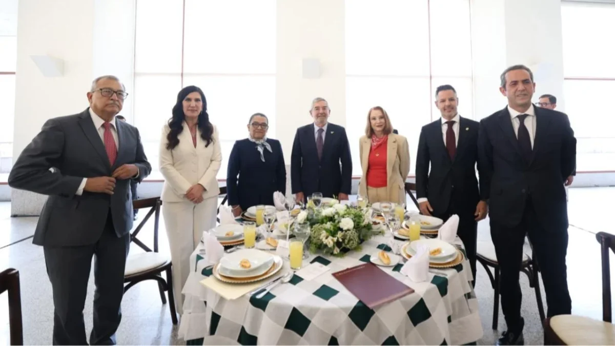 Rosa Icela Rodríguez se reunió con embajadores y cónsules para explicar acciones que lleva a cabo para garantizar la gobernabilidad del país.