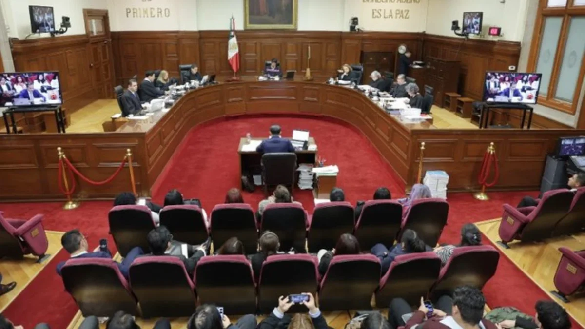 La SCJN avaló un proyecto equivocado sobre pensiones de la CFE por un error del nuevo secretario General de Acuerdos, Daniel Álvarez Toledo.