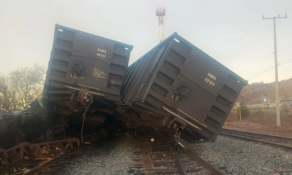 Se descarrila tren en Nogales con carga de jarabe de maíz